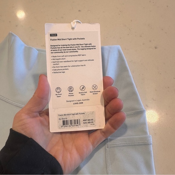 LSKD Fusion Mid Rise Biker Shorts with Pockets Size XS Sky Blue NWT! - Picture 6 of 6